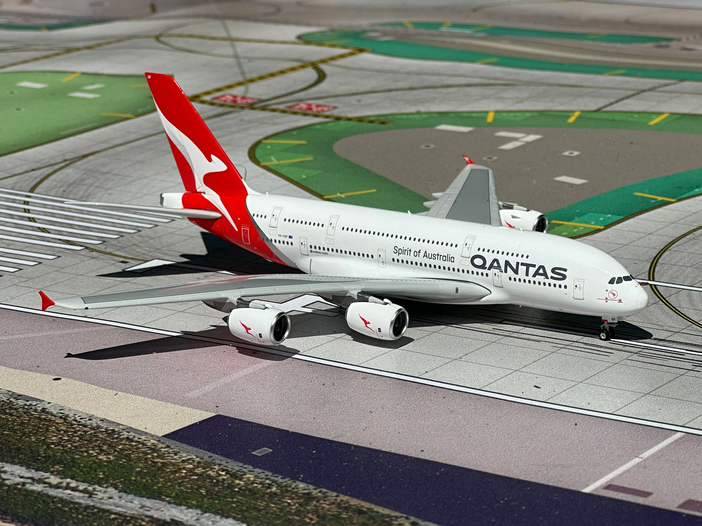 Qantas A380 VH-OQF Phoenix Models 1:400