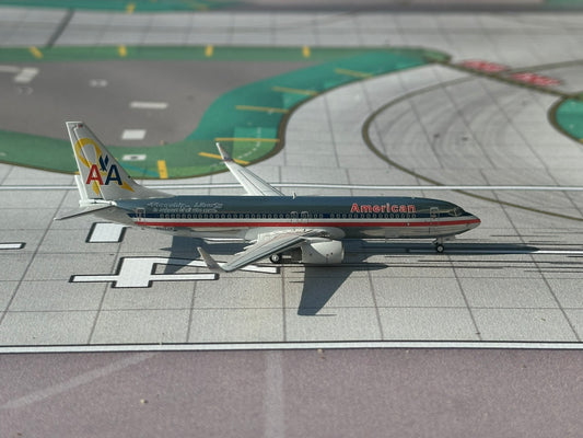American Airlines "Flagship Liberty" 737-800 N905AN PandaModel 1:400