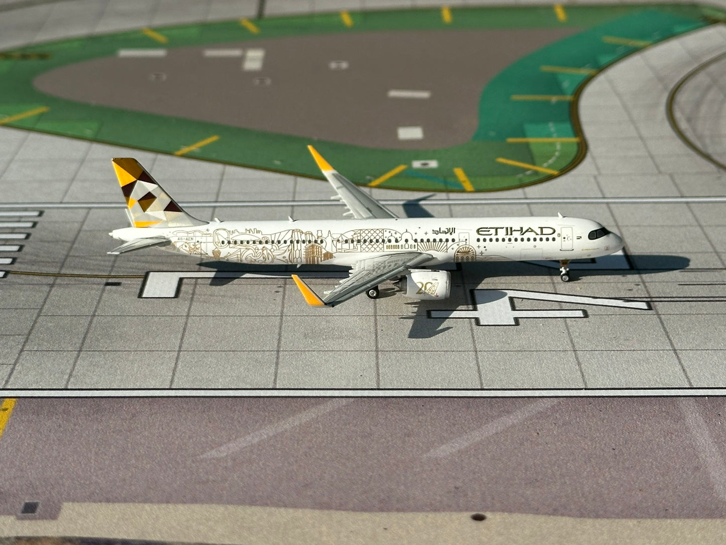 Etihad Airways A321neo A6-AEN Phoenix Models 1:400