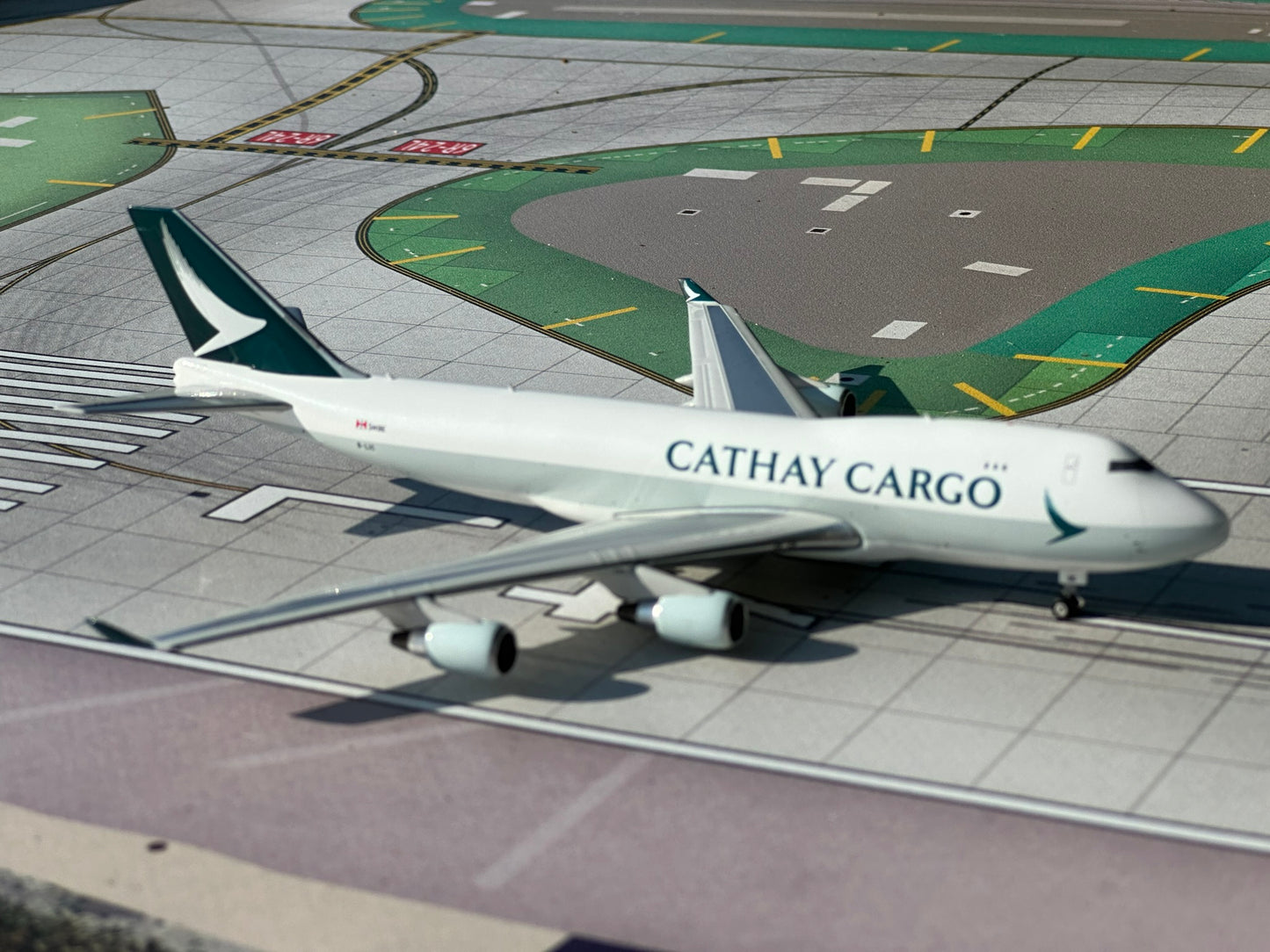 Cathay Pacific Cargo 747-400F B-LIC Phoenix Models 1:400