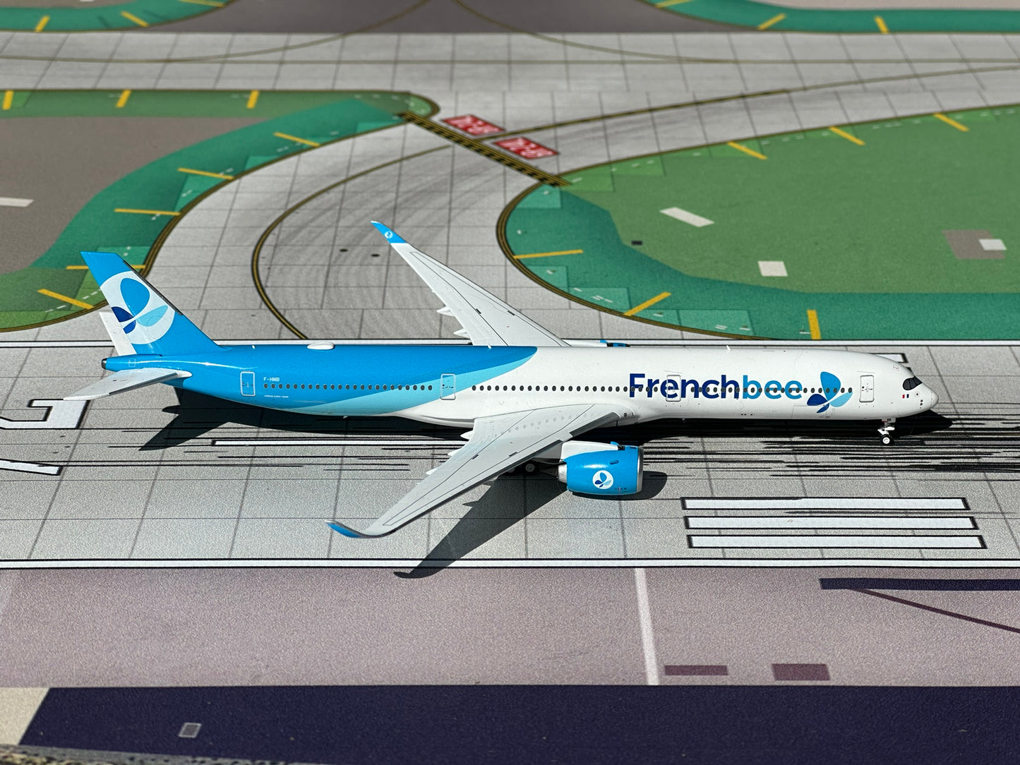 French Bee A350-1000 F-HMIB Aero Polaris 1:400