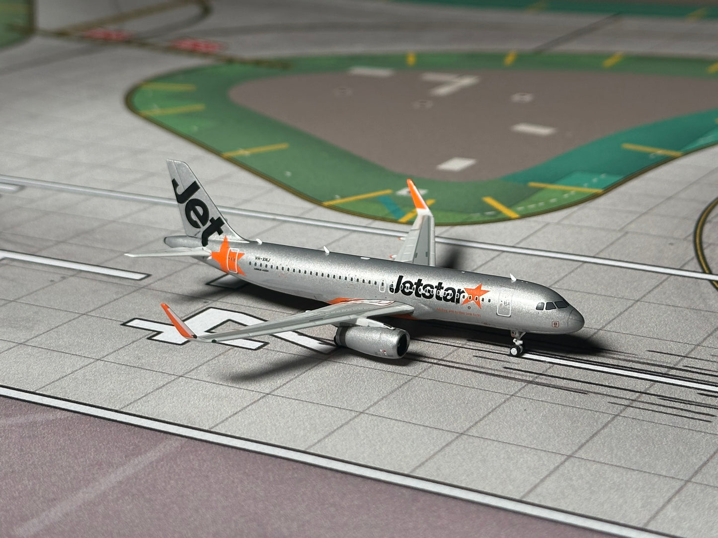 JetStar Australia A320-200 VH-XNJ Phoenix Models 1:400