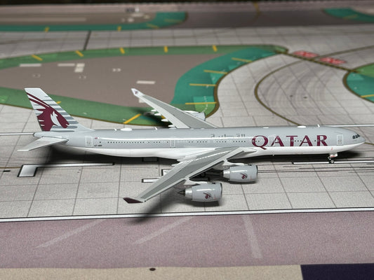 Qatar Amini Flight A340-500 A7-HHH Phoenix Models 1:400