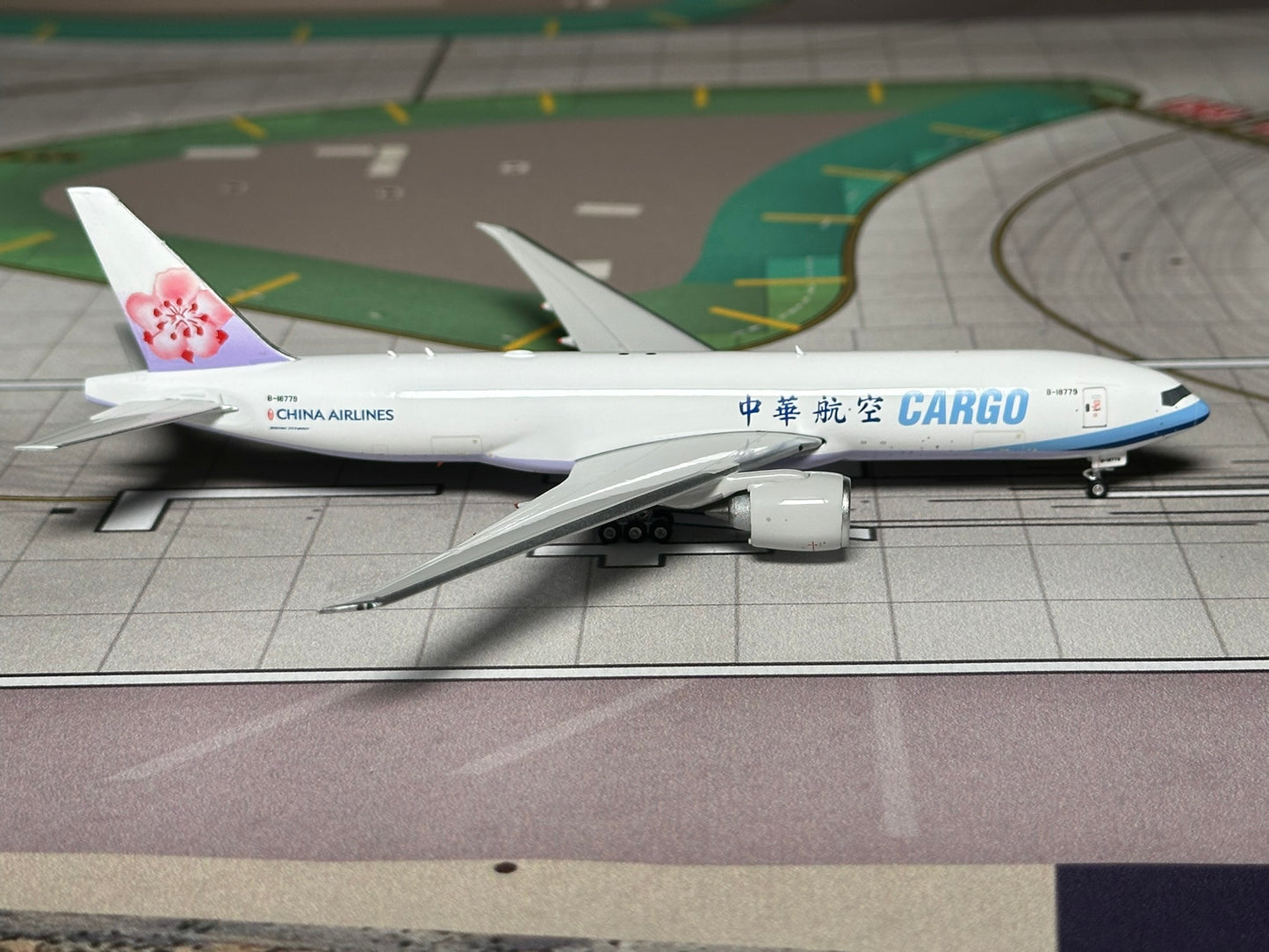 China Airlines Cargo 777-200F B-18779 Phoenix Models 1:400