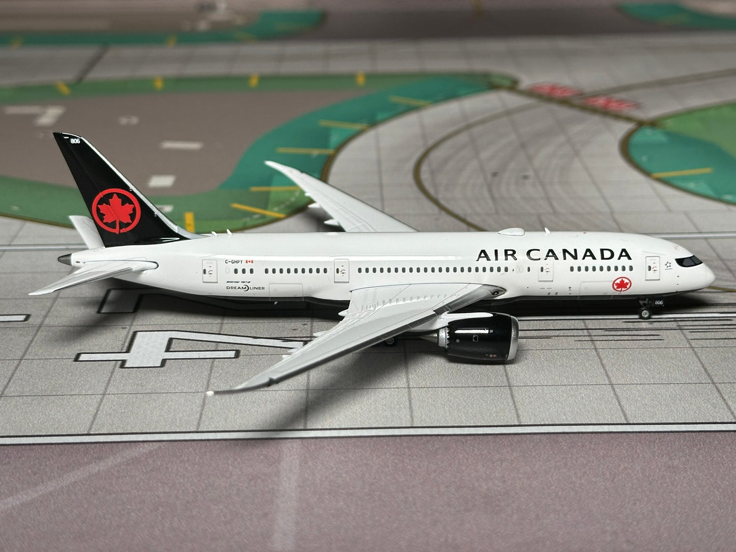 Air Canada 787-8 Dreamliner C-GHPY Phoenix Models 1:400