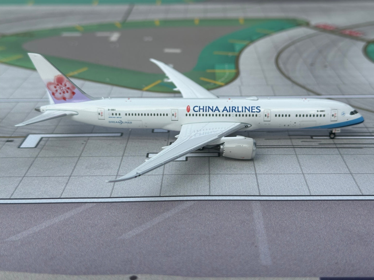 China Airlines 787-9 Dreamliner B-18811 Phoenix Models 1:400
