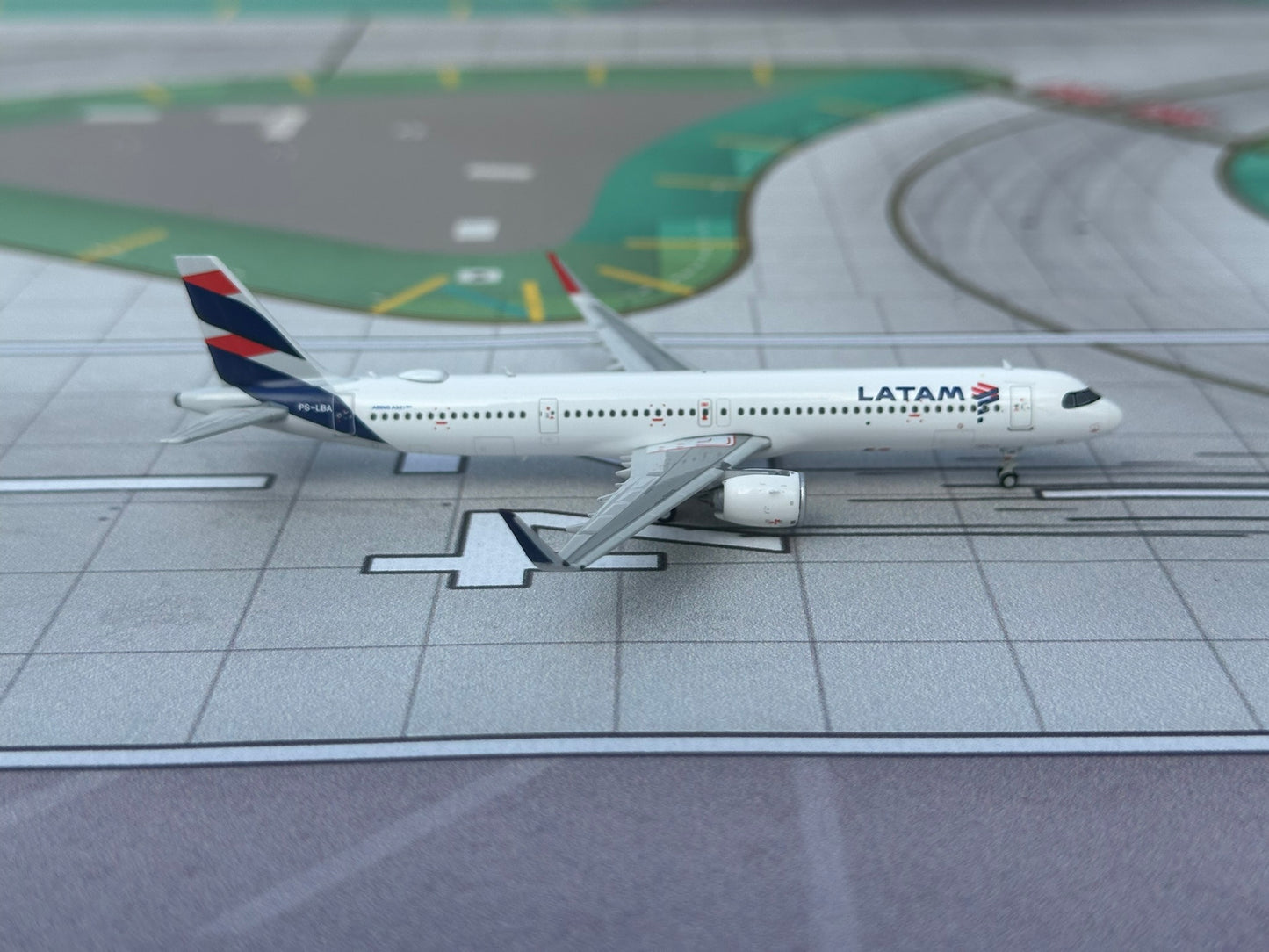 LATAM A321neo PS-LBA Phoenix Models 1:400