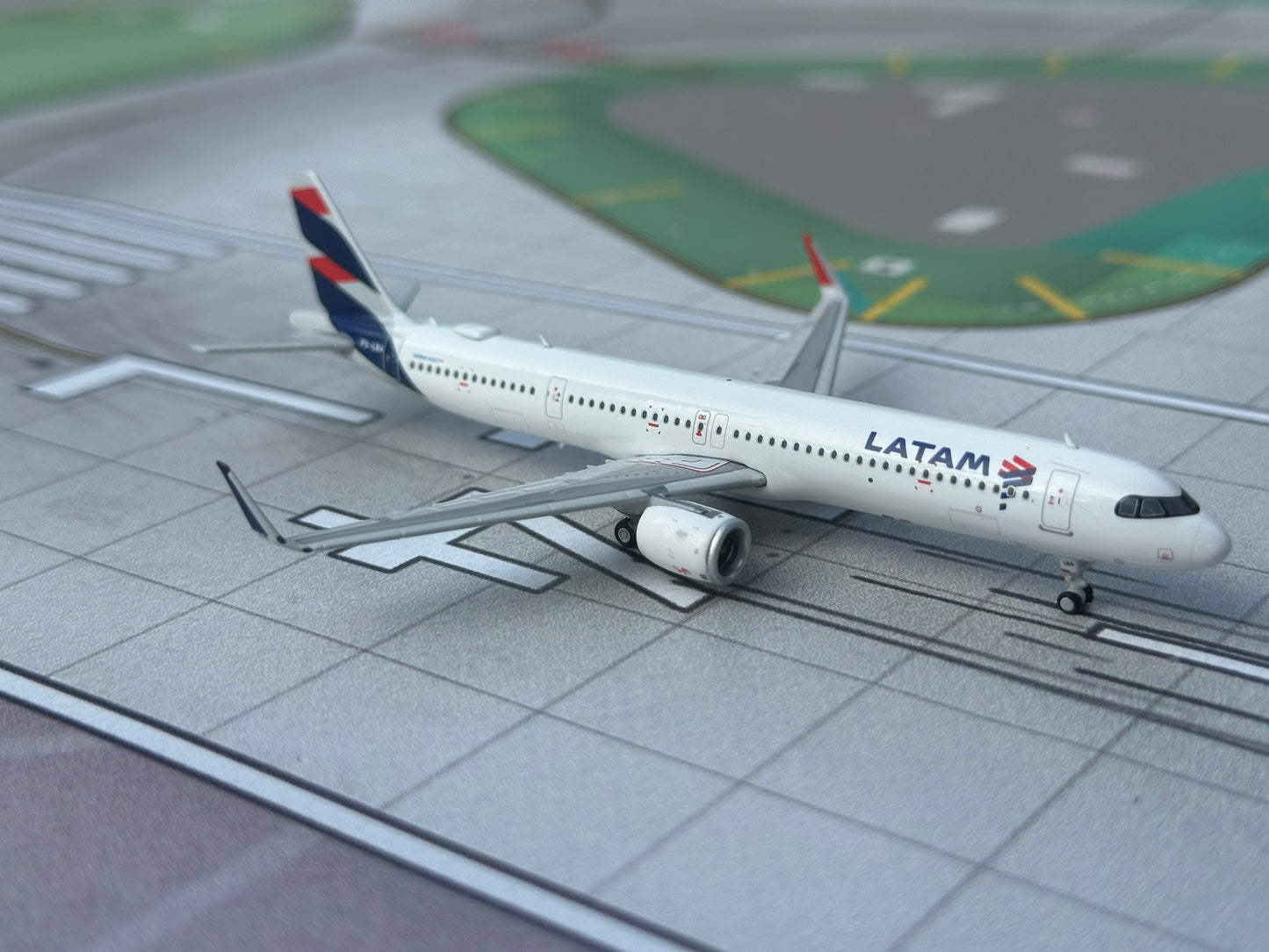 LATAM A321neo PS-LBA Phoenix Models 1:400