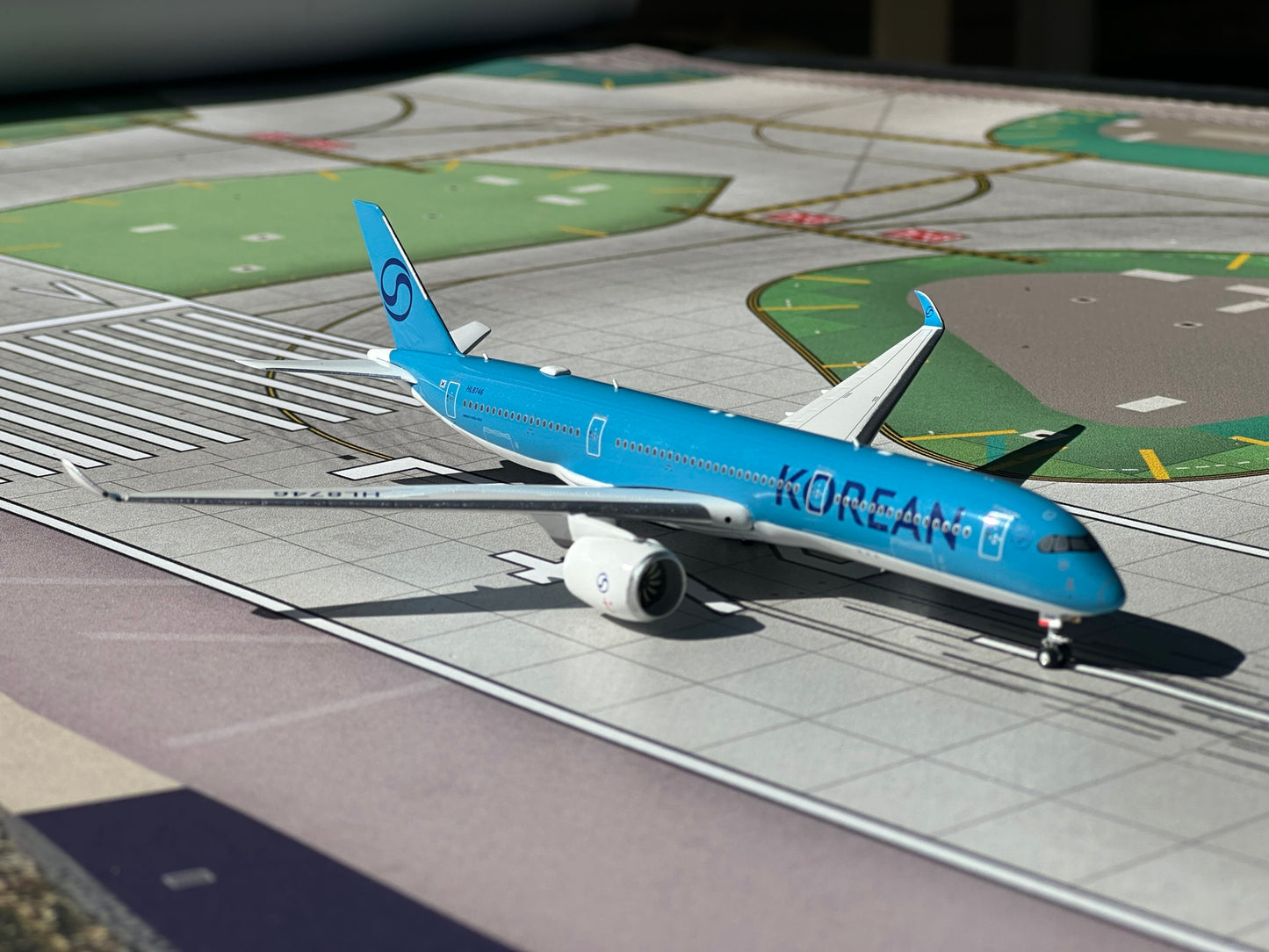 Korean Air A350-900 HL8746 Phoenix Models 1:400