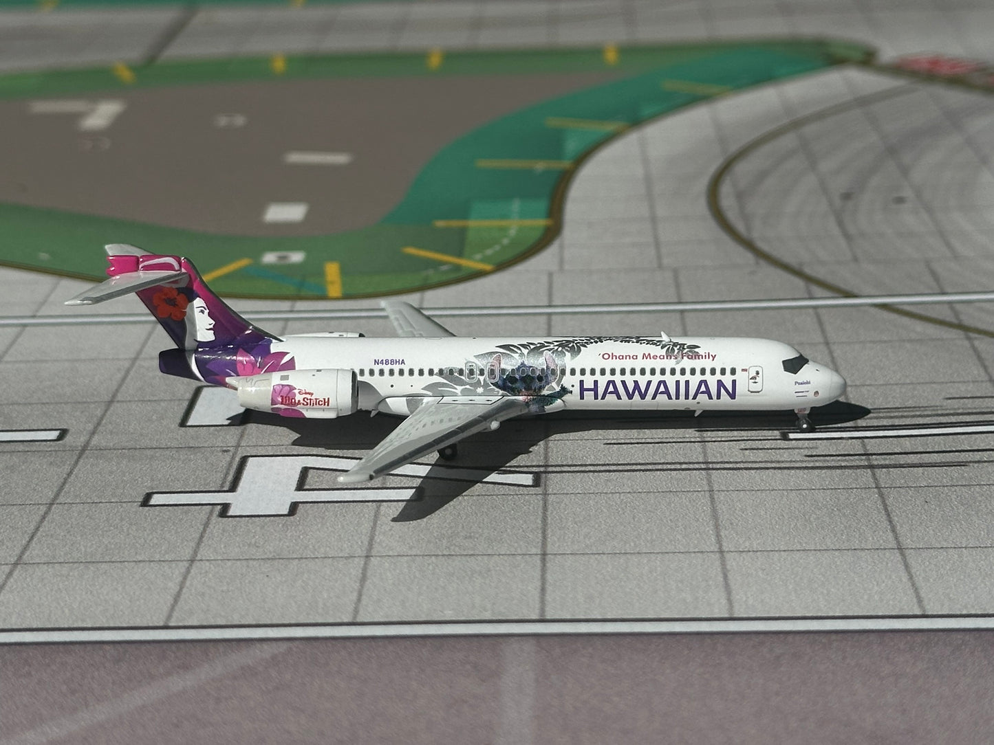 Hawaiian 717-200 "Lilo & Stitch" N488HA Phoenix Models 1:400