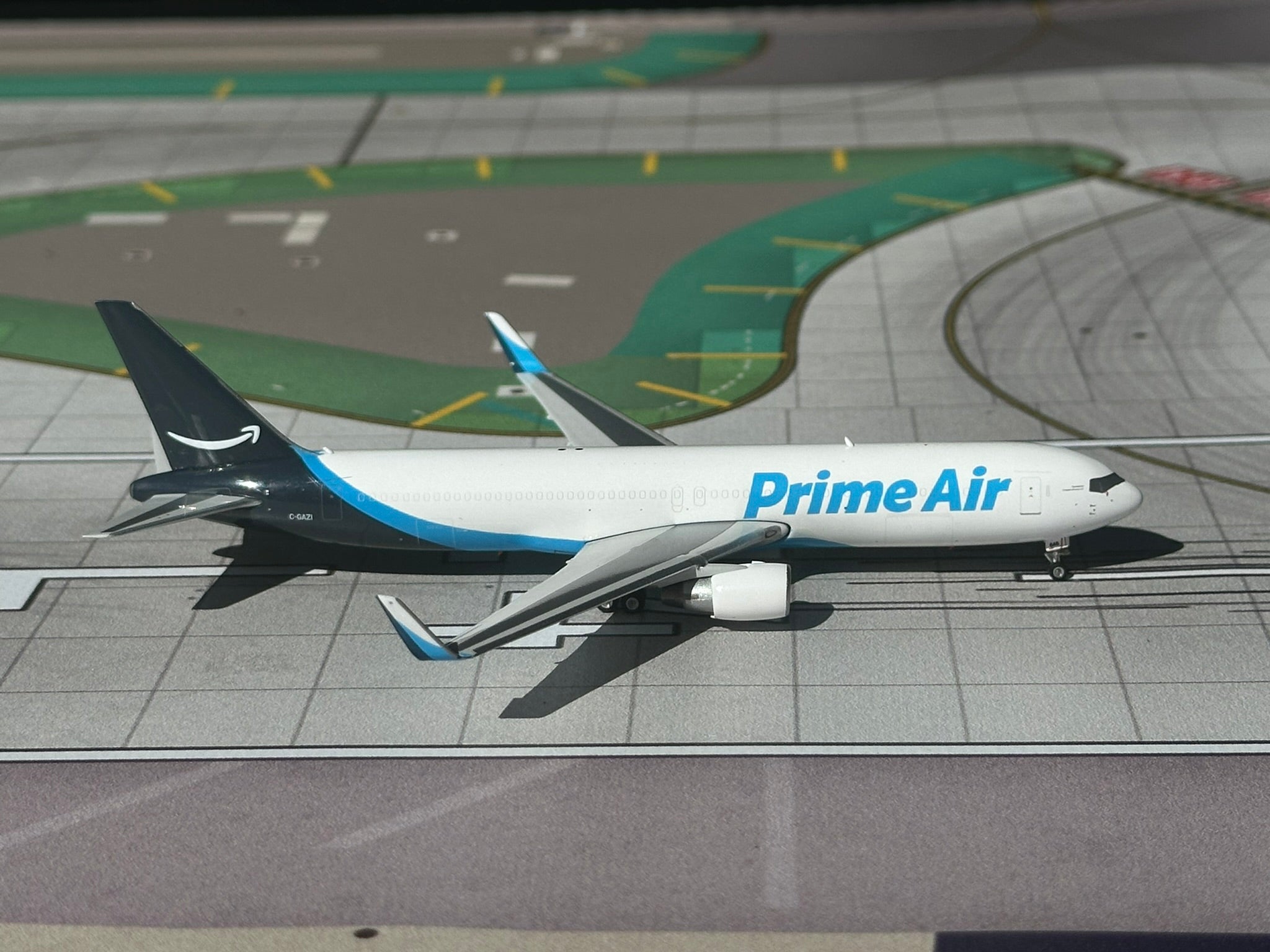 Amazon Prime Air 767-300ER N367AZ Phoenix Models 1:400 – JH Wings
