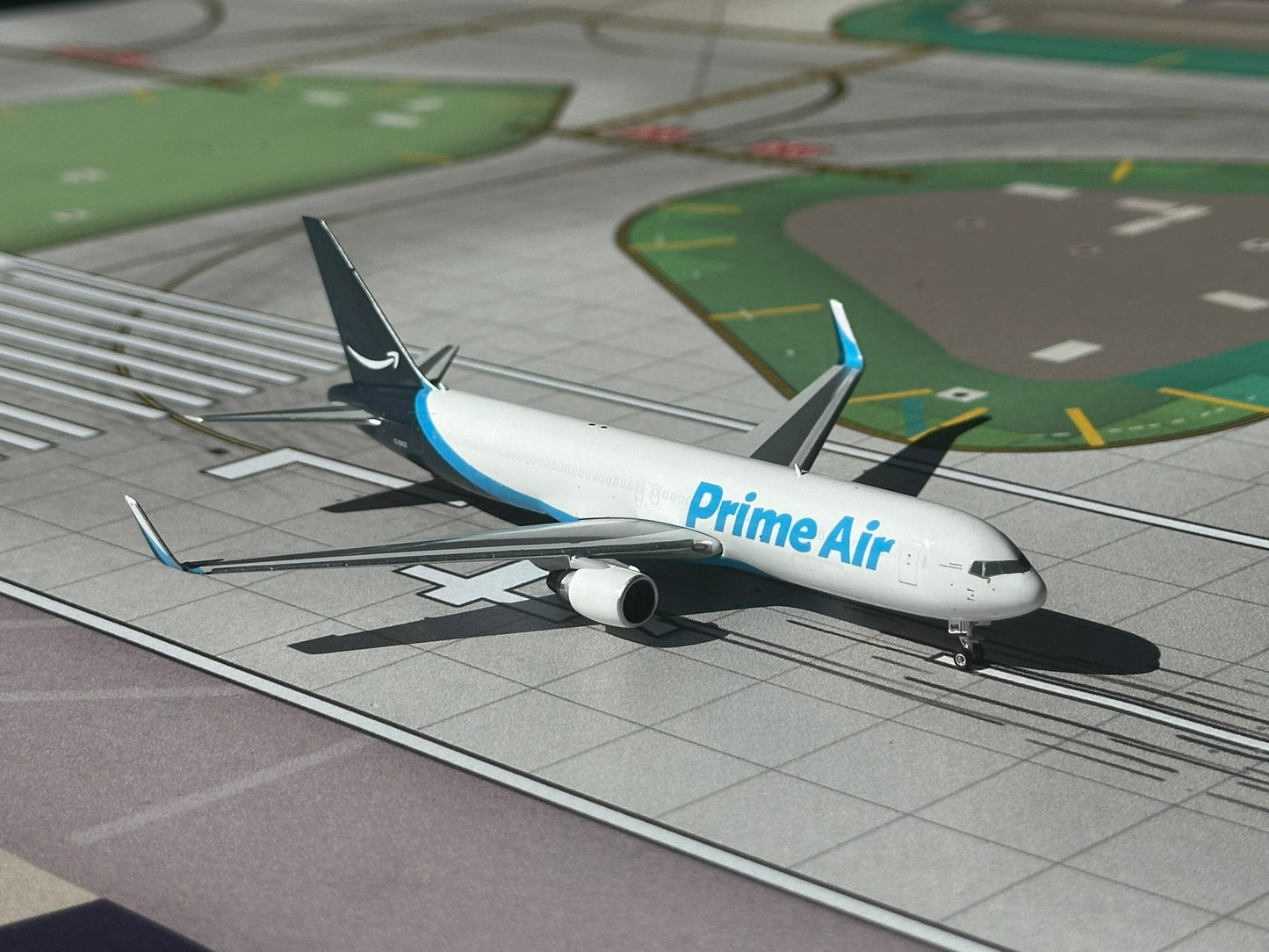 Amazon Prime Air 767-300ER N367AZ Phoenix Models 1:400
