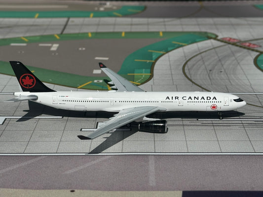 Air Canada A330-300 C-GKUH AV400