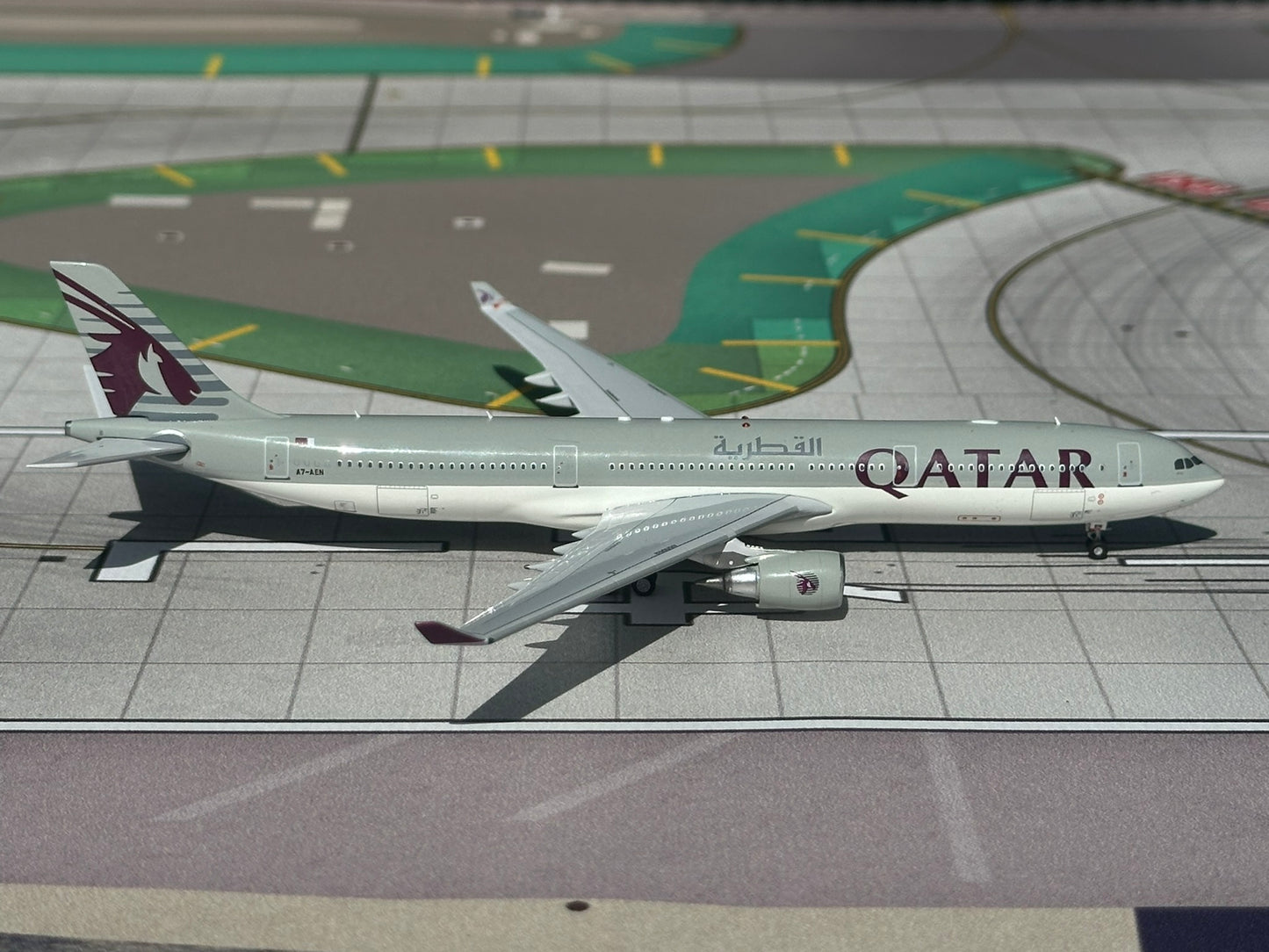 Qatar Airways A330-300 A7-AEN AV400