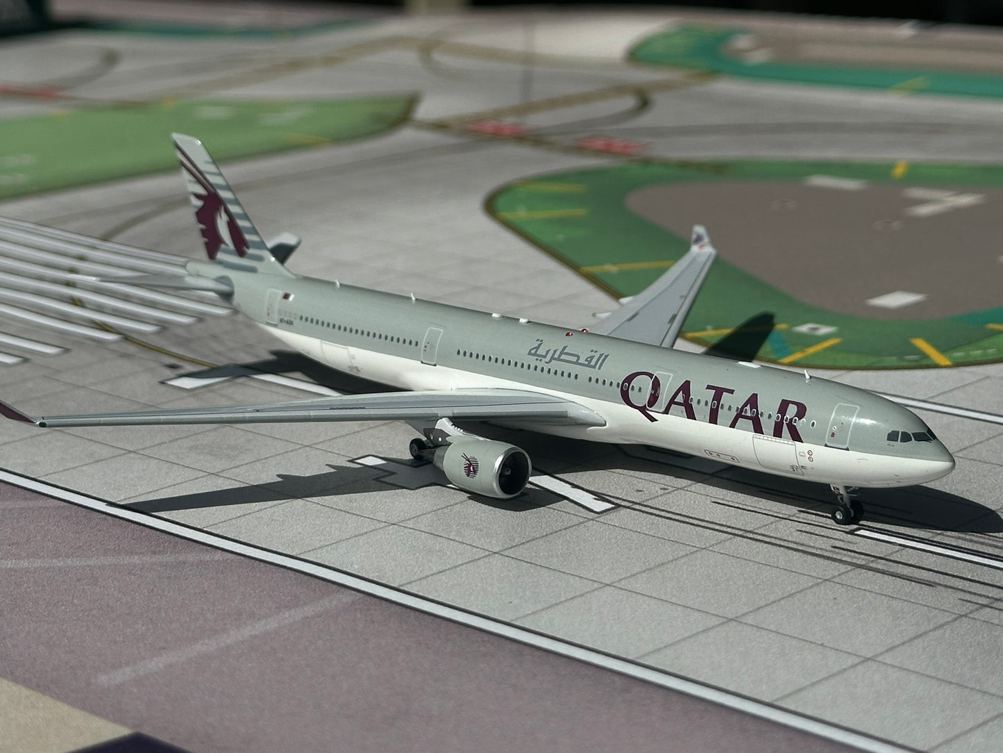 Qatar Airways A330-300 A7-AEN AV400