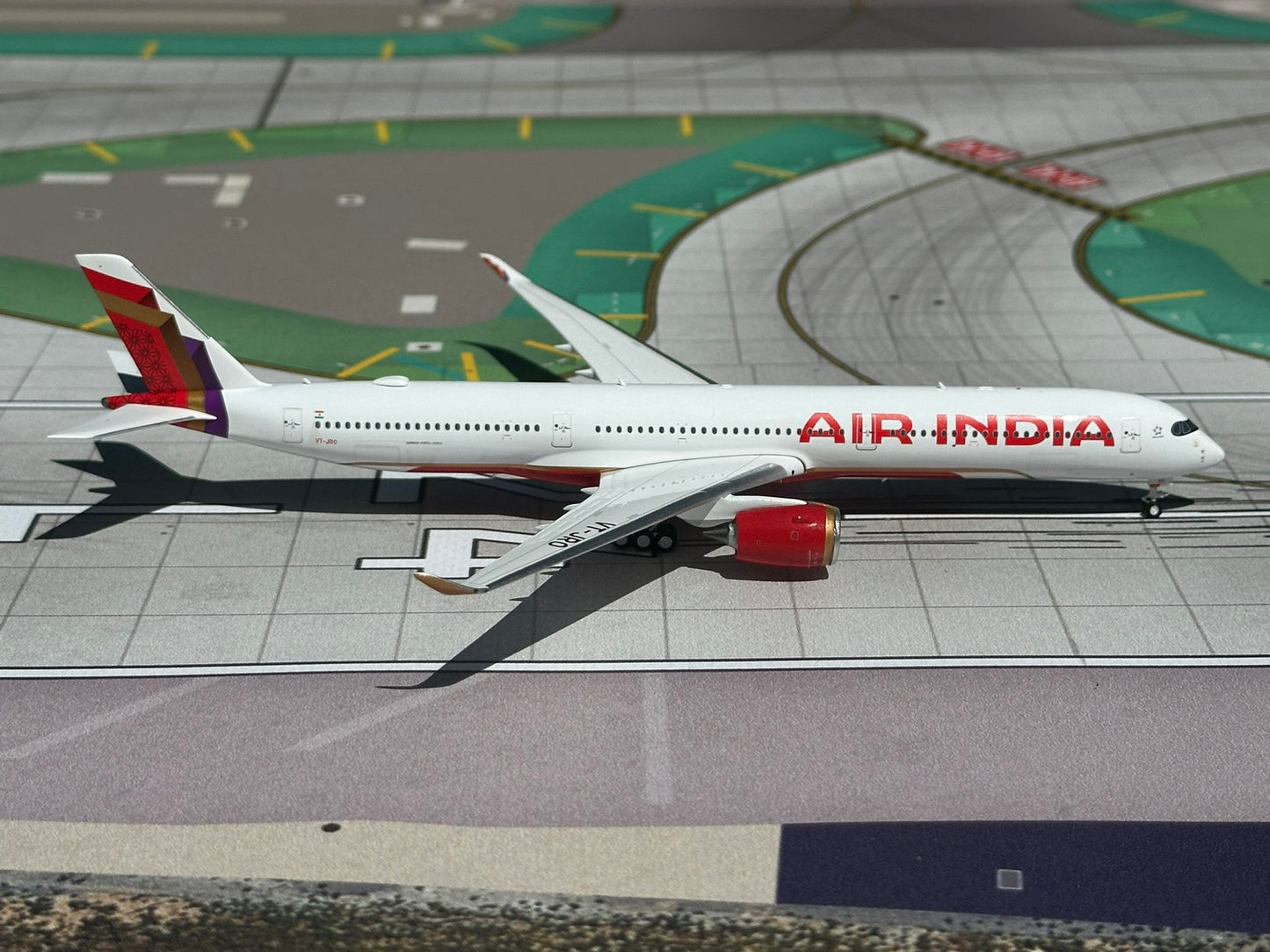 Air India A350-1000 VT-JRO Phoenix Models 1:400
