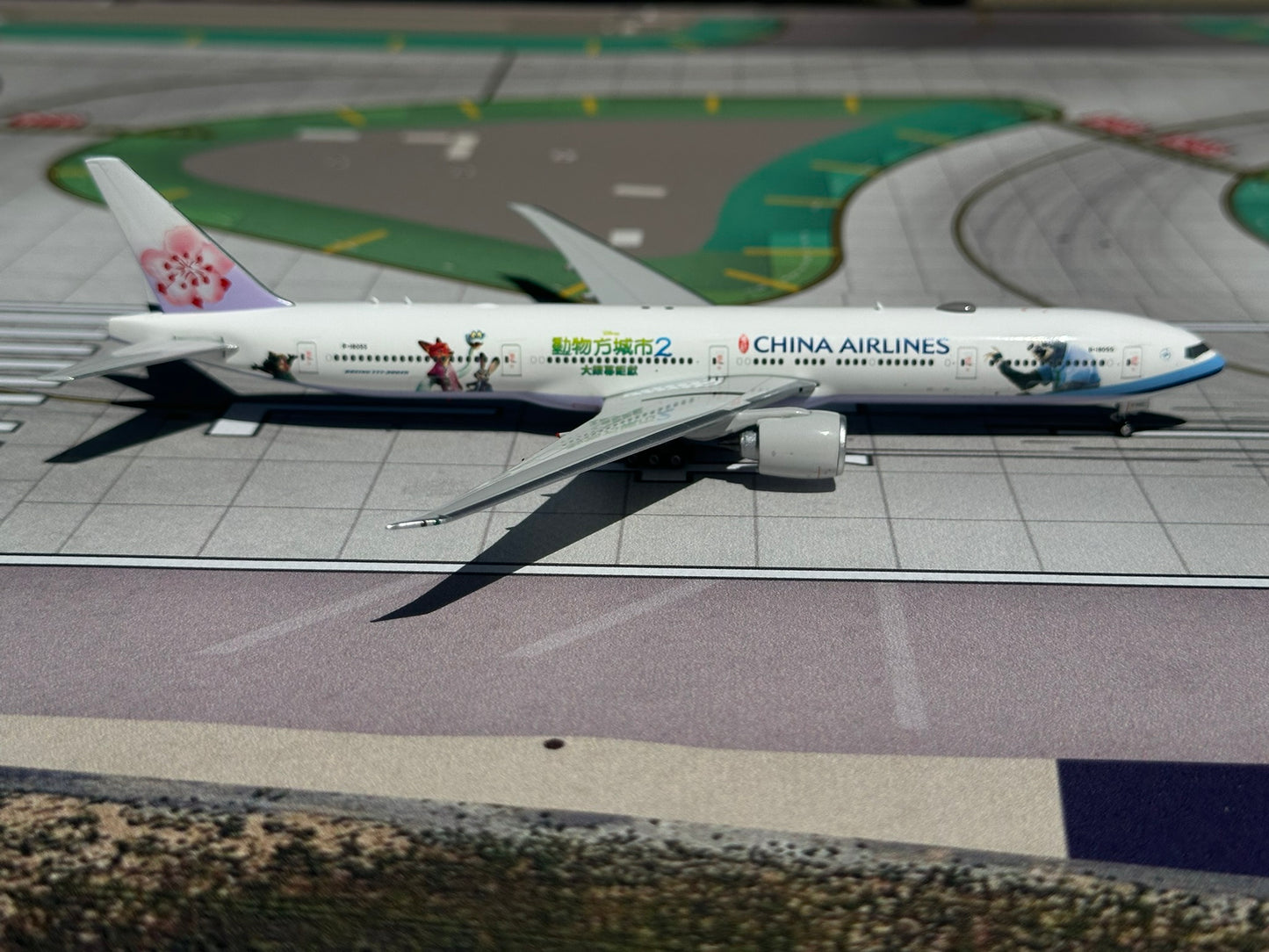 China Airlines 777-300ER B-18055 Phoenix Models 1:400