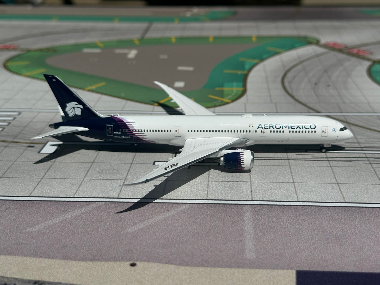 Aeromexico 787-9 Dreamliner N815AM Phoenix Models 1:400