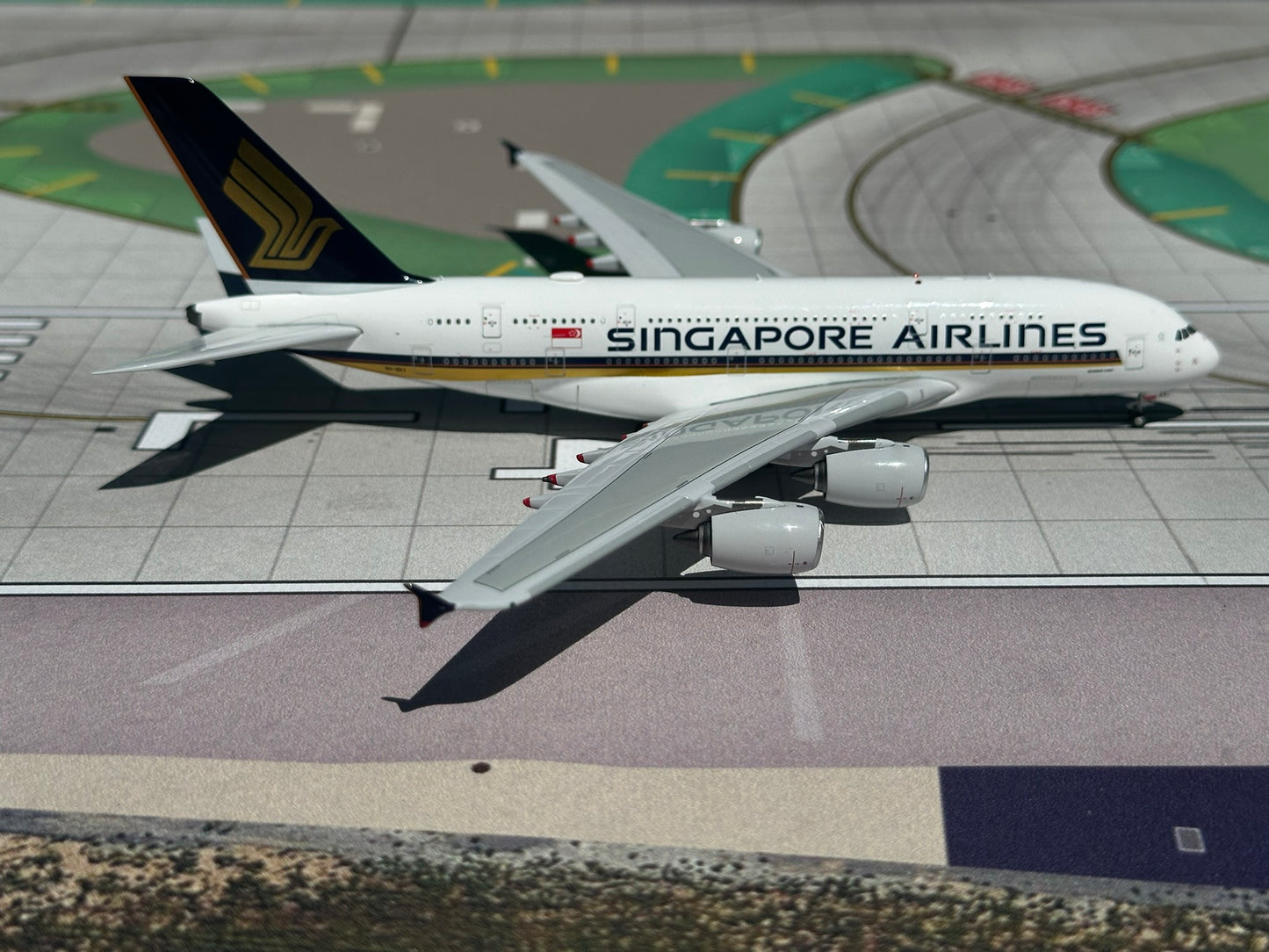 Singapore Airlines A380 9V-SKY AV400