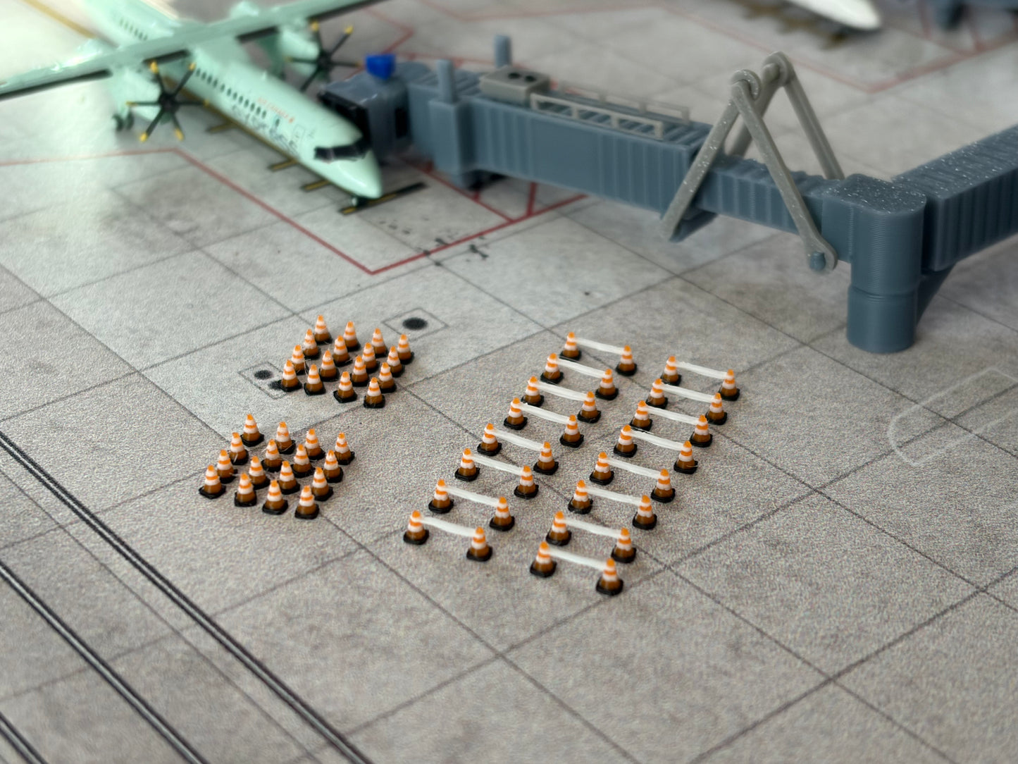 1:400 Airport Cones and Barriers Set (48 piece)