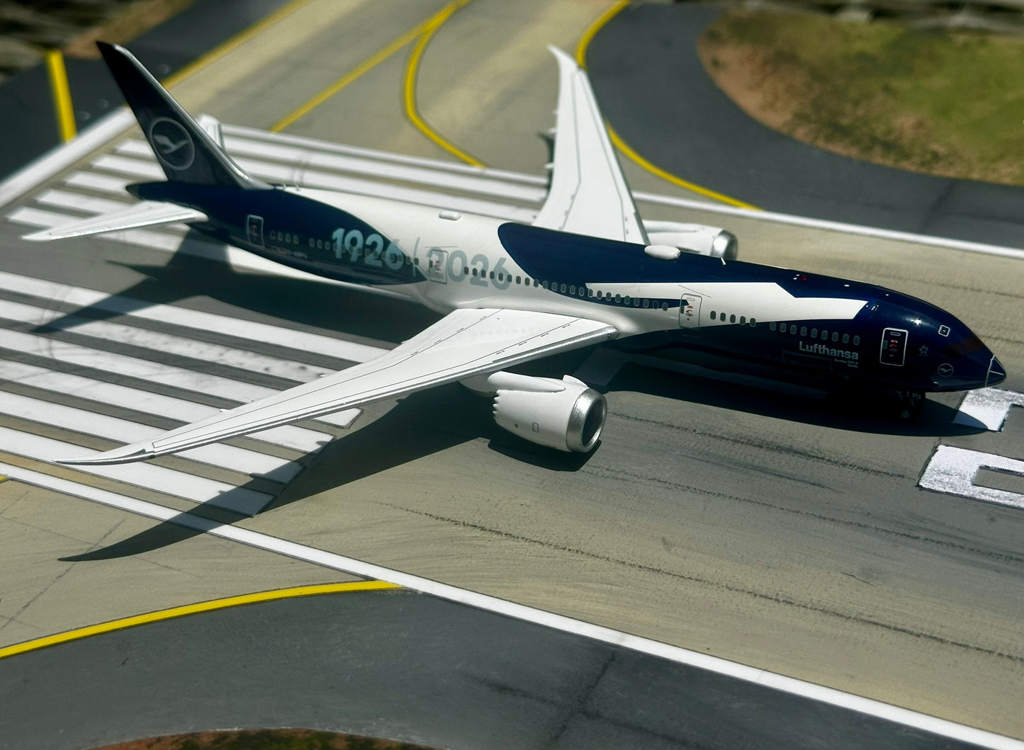 Lufthansa "100 Years" 787-9 Dreamliner D-ABPU AV400