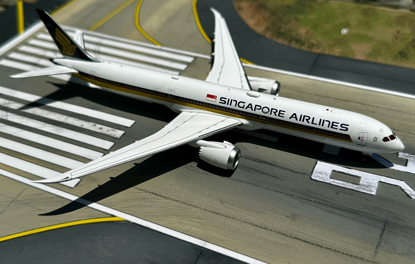 Singapore Airlines 787-10 Dreamliner 9V-SDA AV400