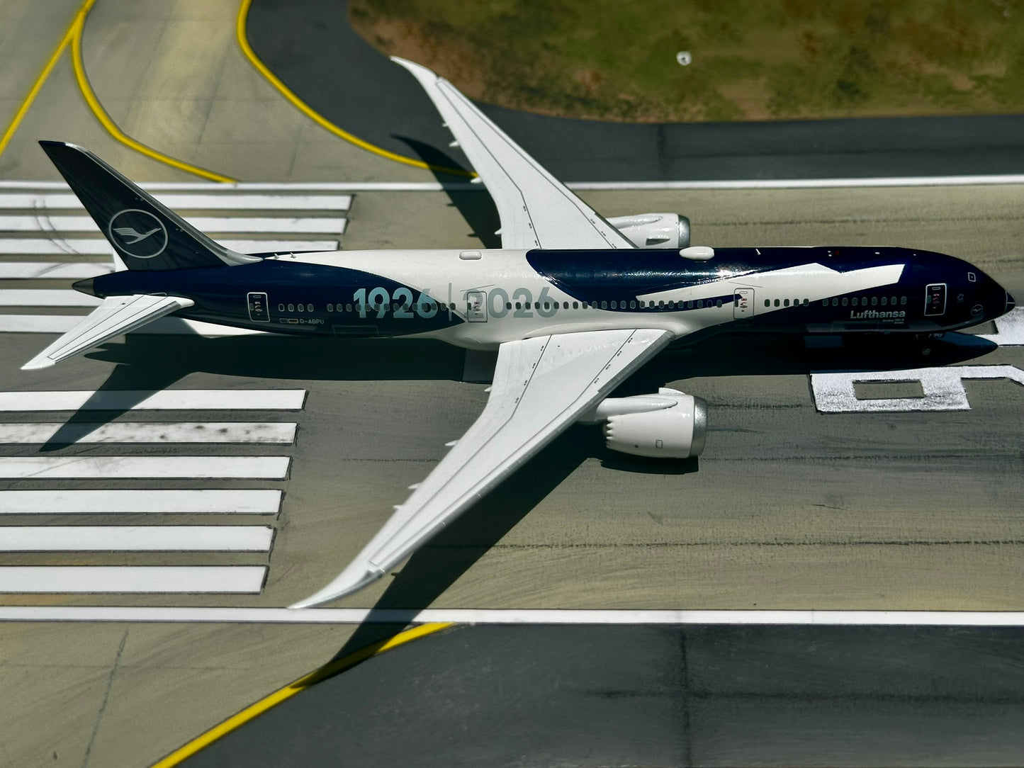 Lufthansa "100 Years" 787-9 Dreamliner D-ABPU AV400