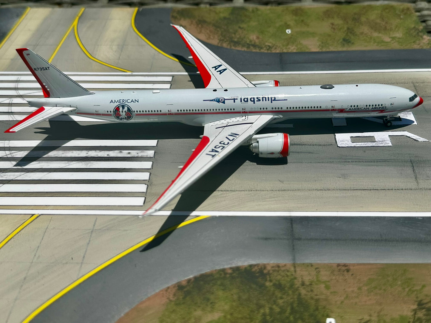 American Airlines 777-300ER "Flagship" N735AT AV400