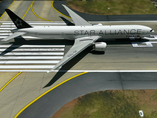 Thai Airways 777-300ER "Star Alliance" HS-TKQ Phoenix Models 1:400