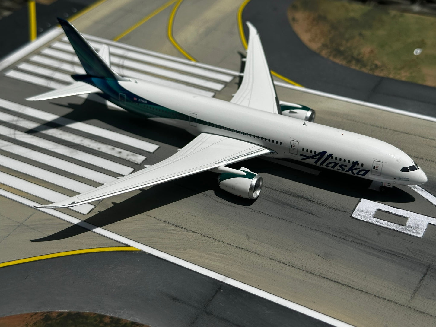 Alaska Airlines 787-9 Dreamliner N784HA Phoenix Models 1:400