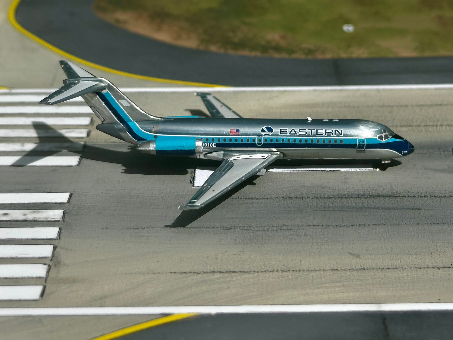 Eastern Airlines DC-9 N8910E V1:400 1:400