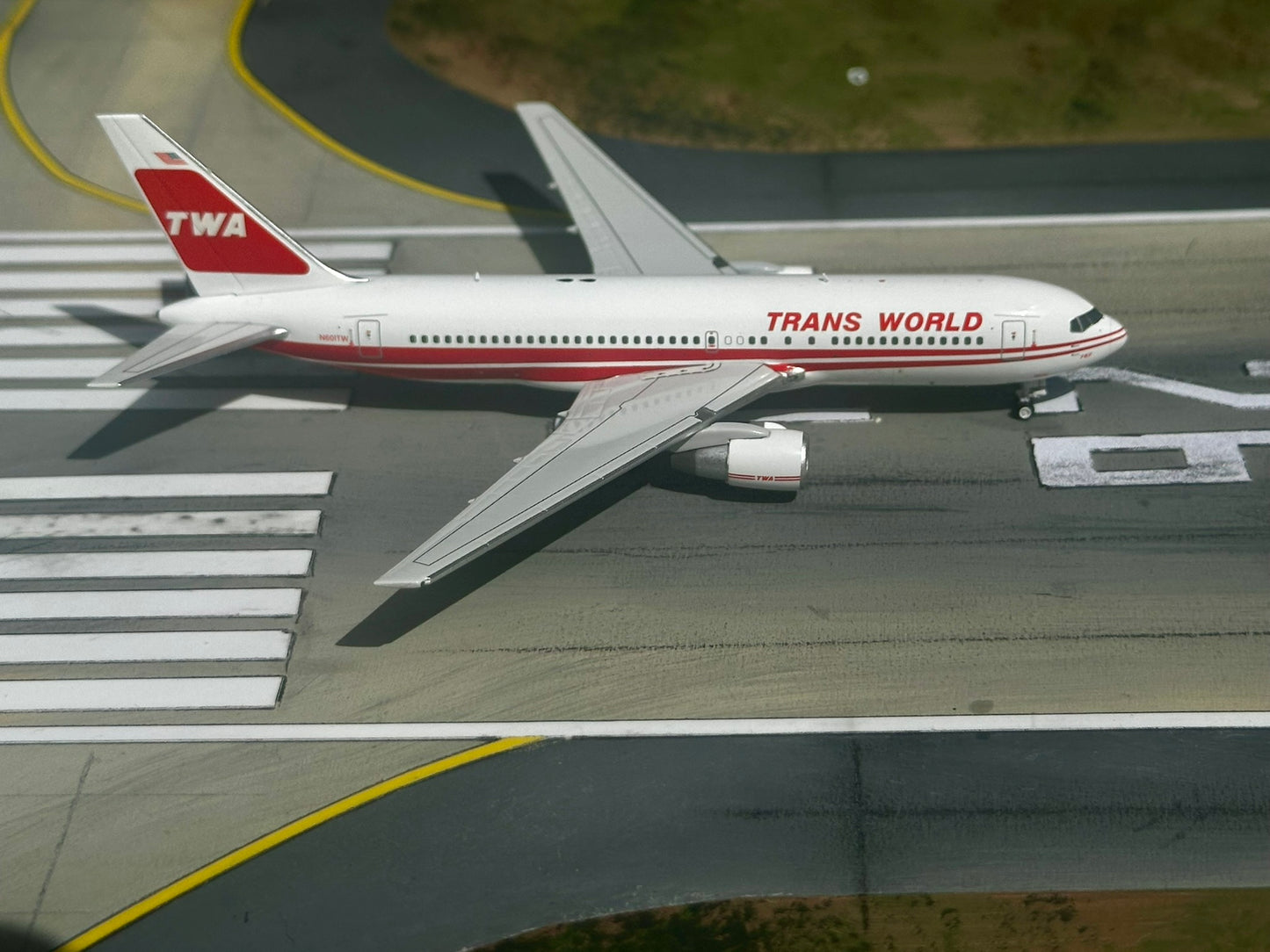 Trans World Airlines 767-200ER N601TW V1:400 1:400