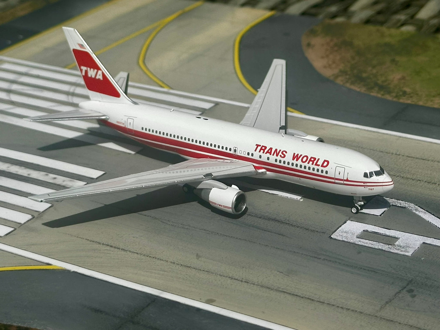 Trans World Airlines 767-200ER N601TW V1:400 1:400