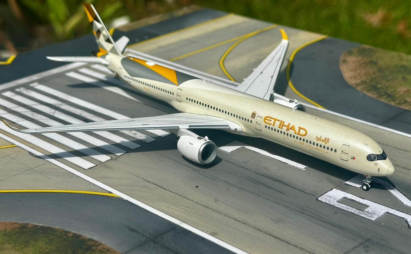 Etihad Airways A350-1000 A6-XWL Aero Polaris 1:400