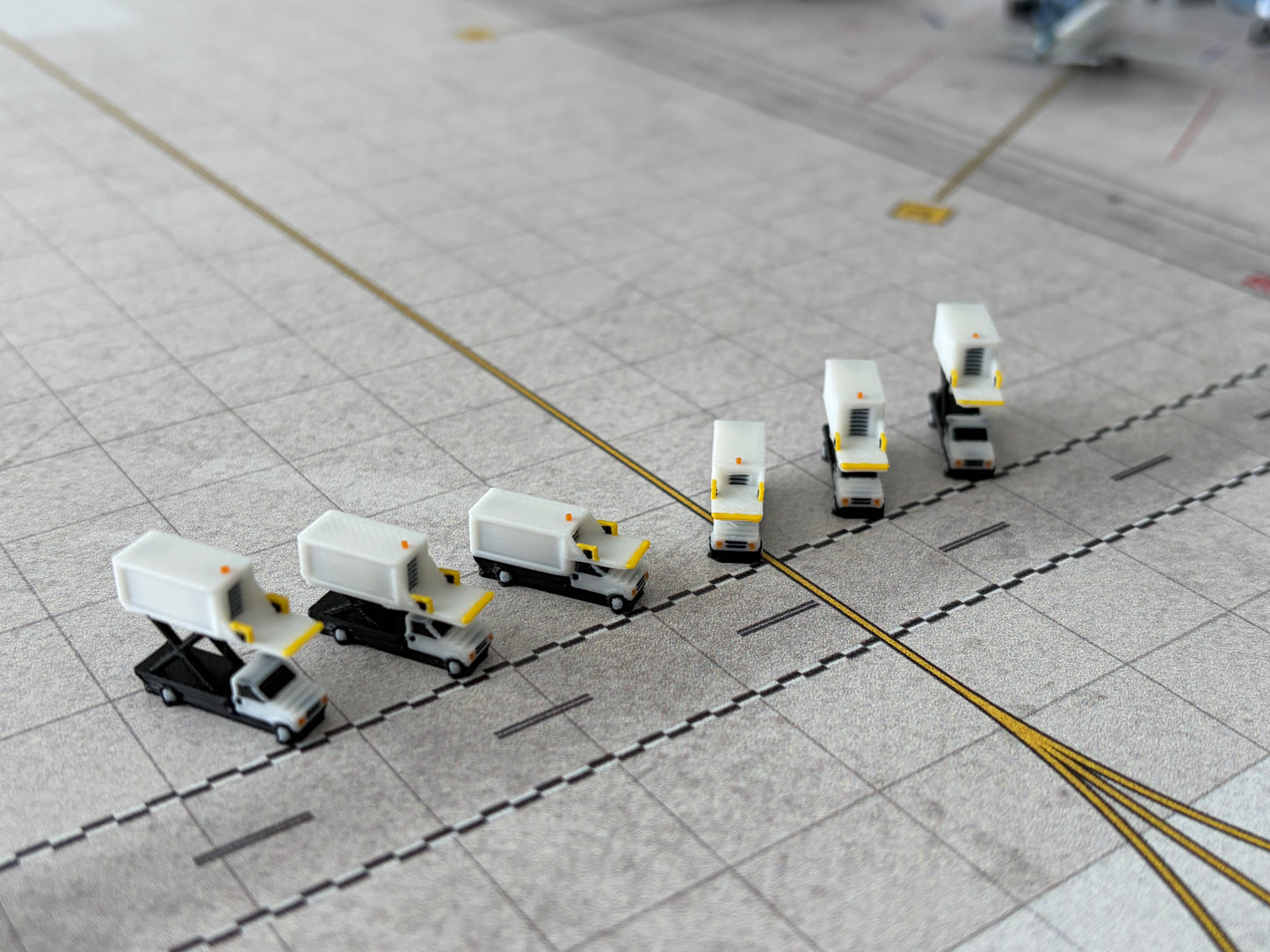 1:400 *NEW* Standard Catering Truck Set (6 piece)