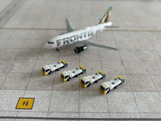 1:400 Aircraft Lavatory / Water Service Vehicles (4 piece; white)