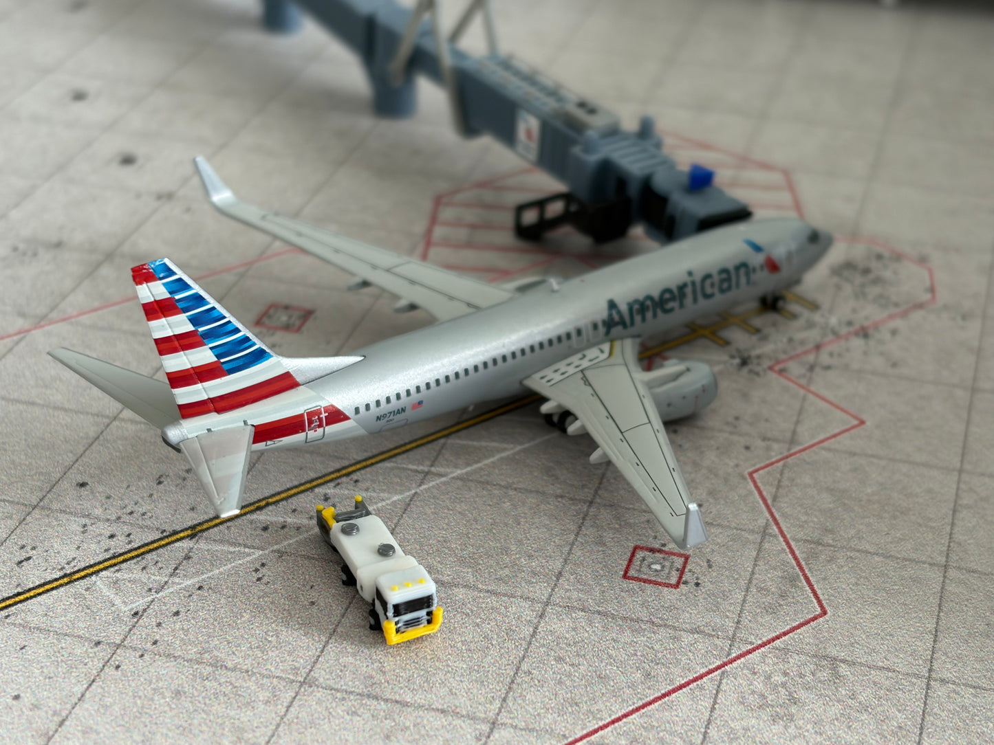 1:400 Aircraft Lavatory / Water Service Vehicles (4 piece; white)
