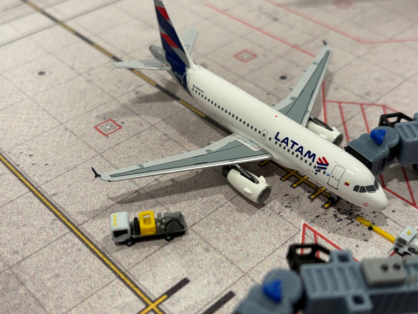 1:400 Airport Fuel Hydrant Vehicles (4 piece)