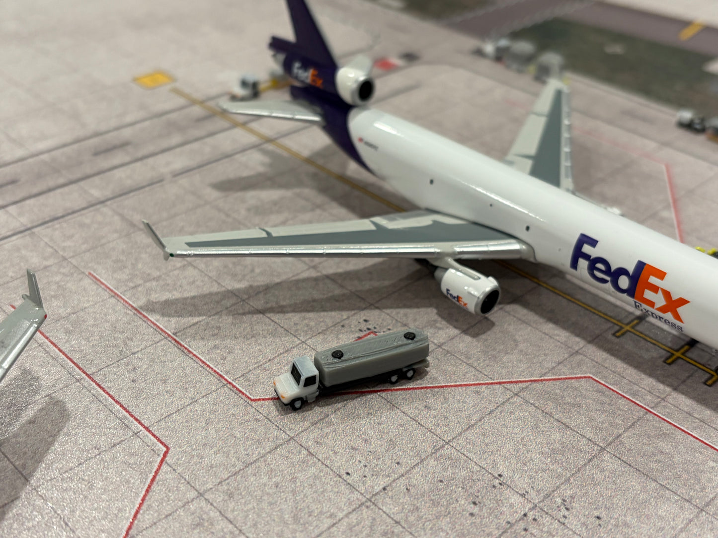 1:400 Aircraft Fuel Truck Set (4 piece)