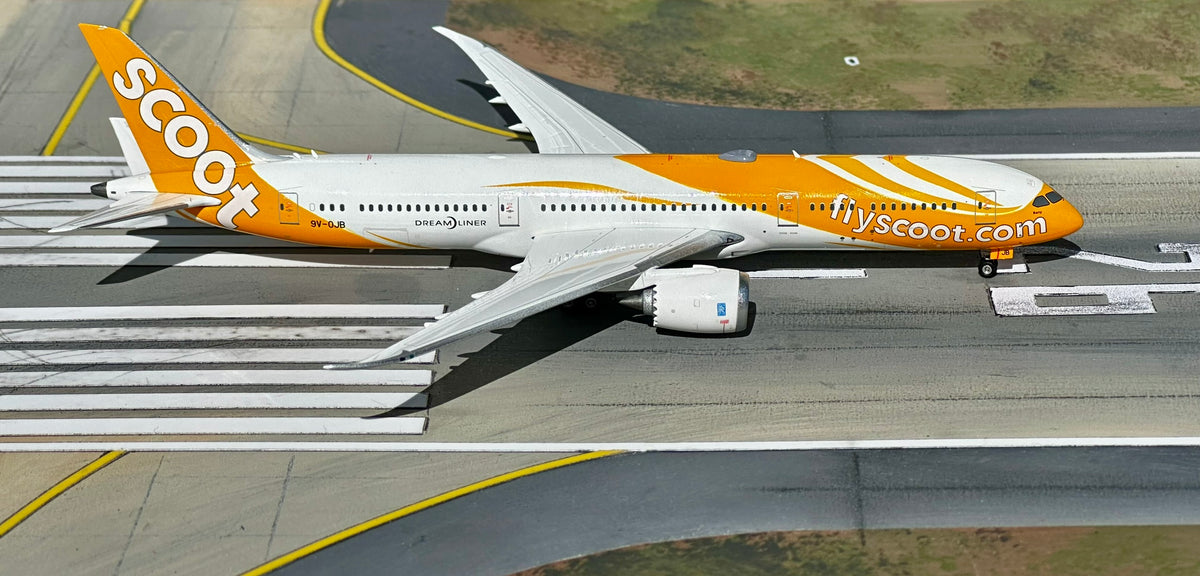 Scoot 787-9 Dreamliner 9V-OJB Phoenix Models 1:400