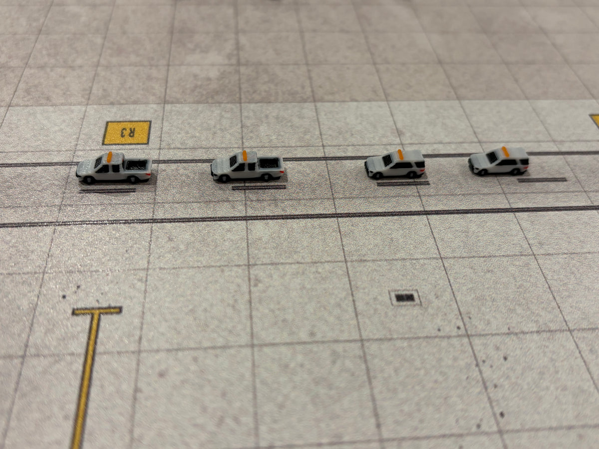 1:400 Airport Operations Vehicles Set (8 piece)