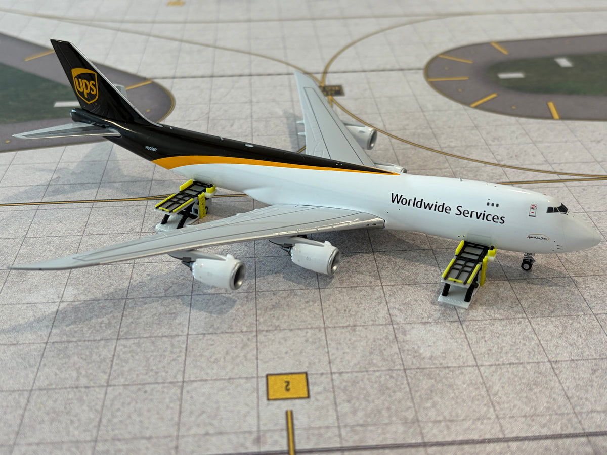 1:400 Airplane Cargo Loader Set (6 piece; white)