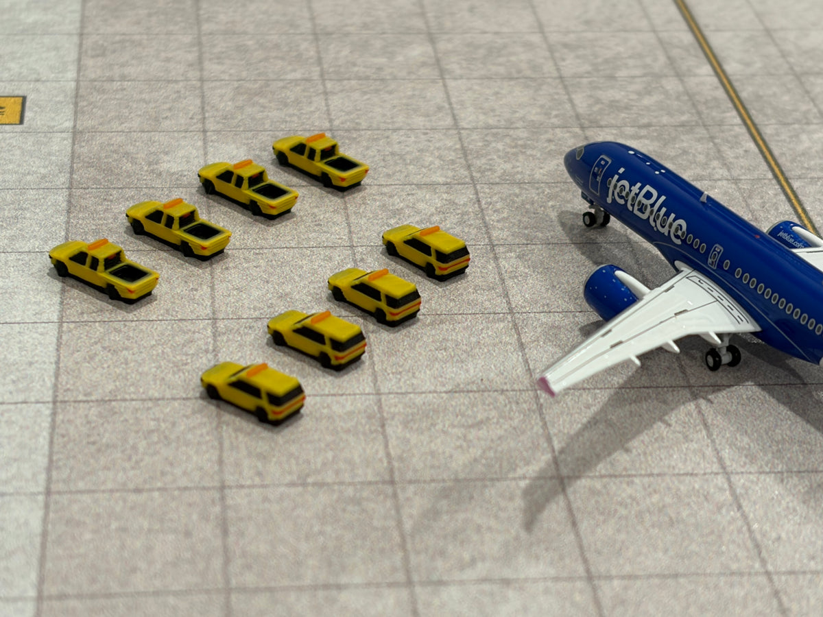 1:400 Airport Operations Vehicles Set (8 piece; yellow)