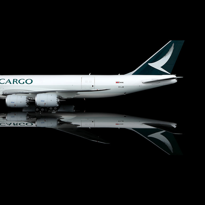 Cathay Cargo (Interactive) 747-8F B-LJN SQ Wings 1:200