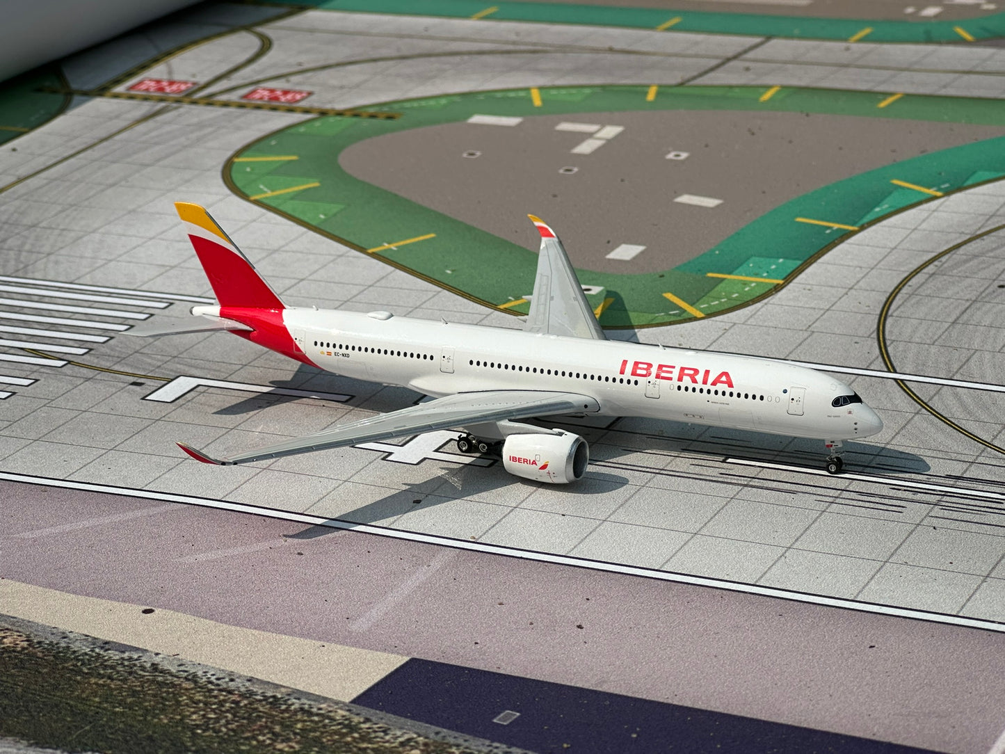 Iberia A350-900 EC-NXD Phoenix Models 1:400