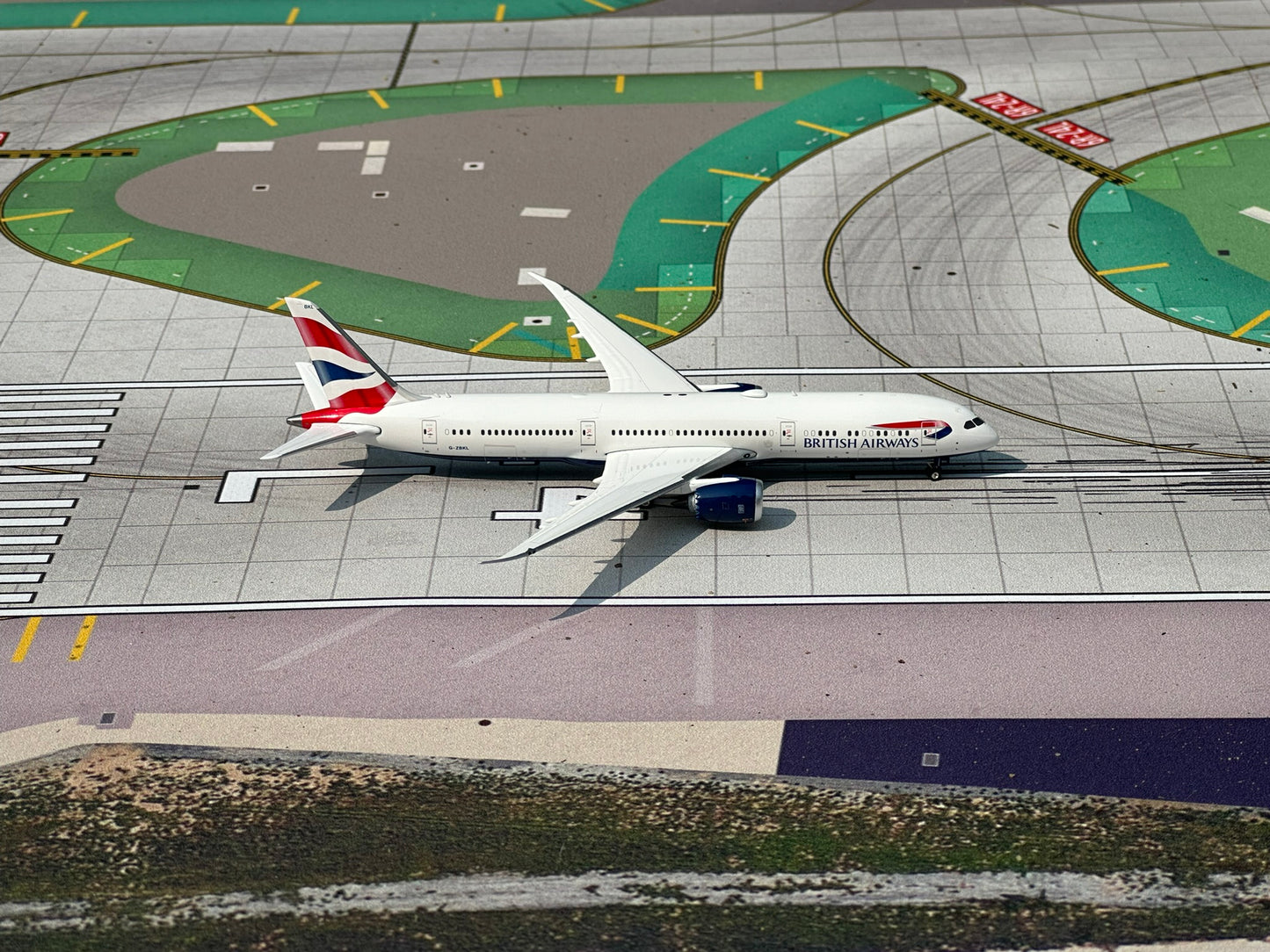 British Airways 787-9 Dreamliner G-ZBKL Phoenix Models 1:400