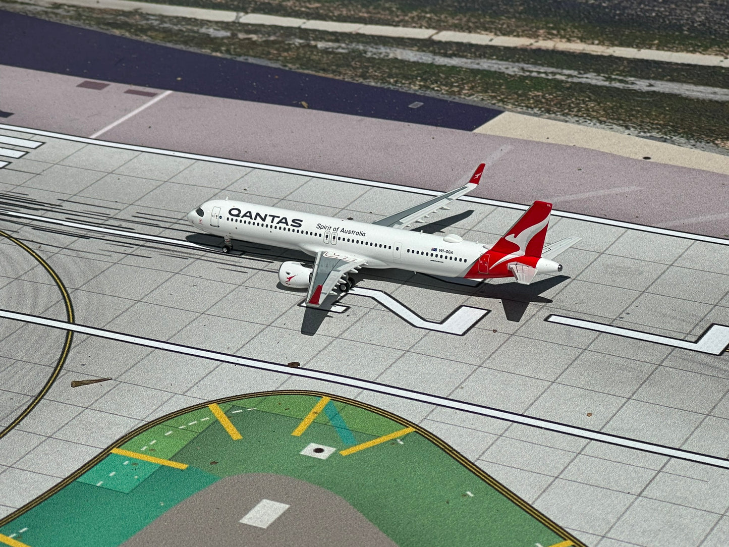 Qantas A321-200XLR VH-OGA PandaModel 1:400
