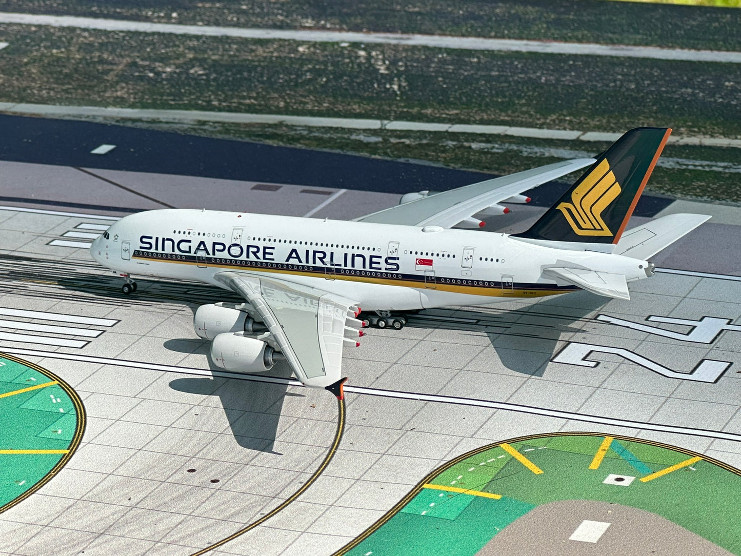 Singapore Airlines A380 9V-SKZ AV400