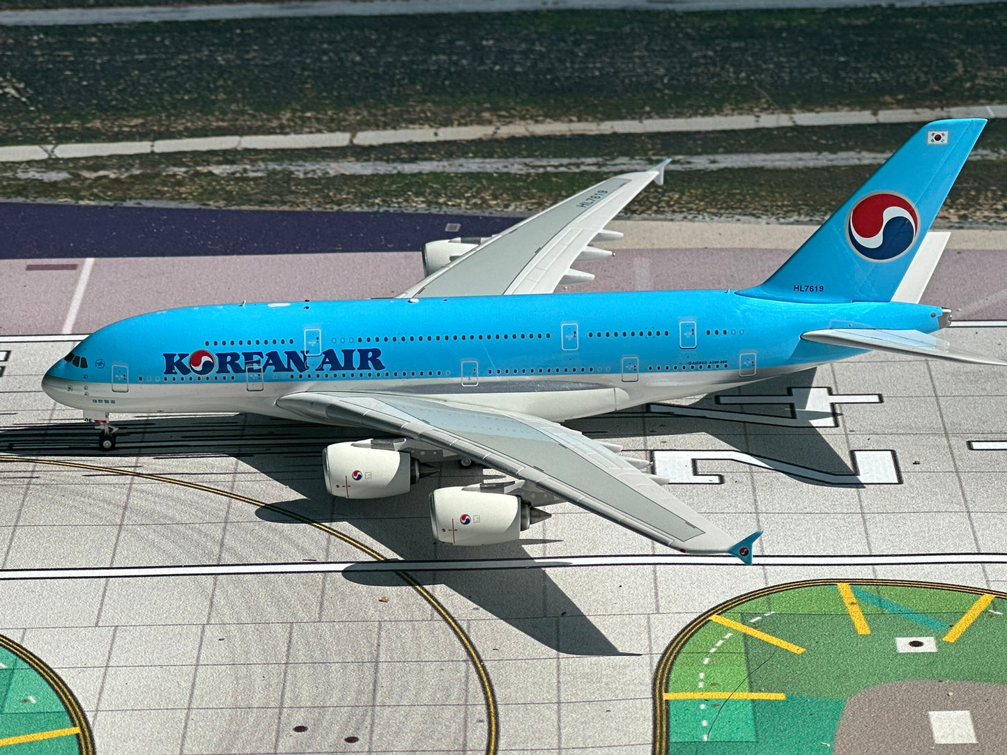 Korean Air A380 HL7619 AV400