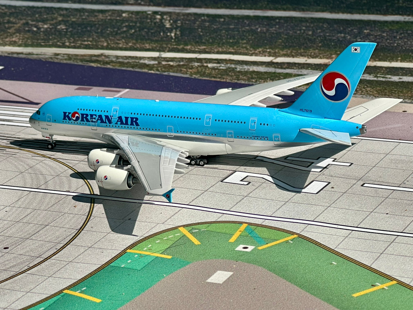 Korean Air A380 HL7619 AV400